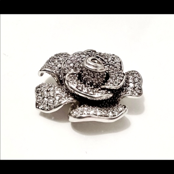 Rose crystal gemstone pendant - Picture 2 of 4